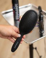 Щетка распутывающая для волос Framar Снова в черном