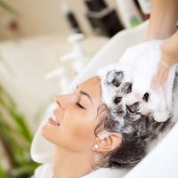 Мусс-шампунь Qtem Soft Touch Care Восстановление для ломких и химически обработанных волос, 260 мл